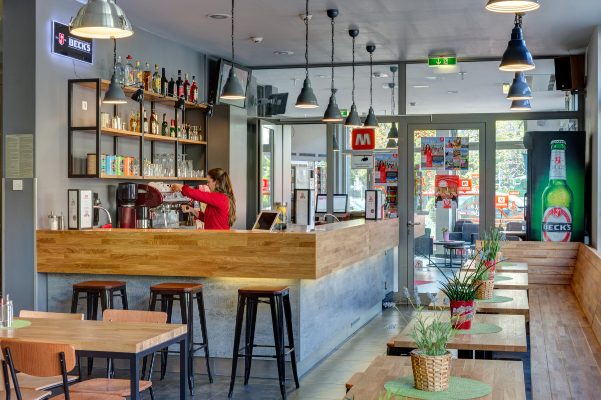 Hotelbar MEININGER Hotel Berlin Alexanderplatz