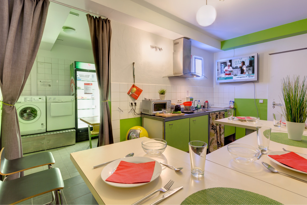 Guest kitchen MEININGER Hotel Berlin Alexanderplatz