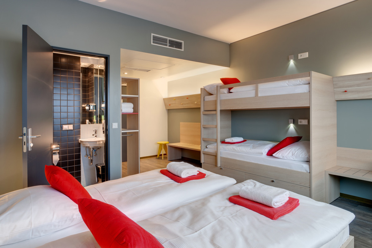 Family Room MEININGER Hotel Berlin Airport