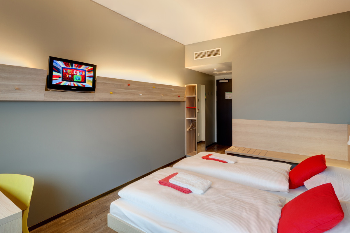 Double Room MEININGER Hotel Berlin Airport