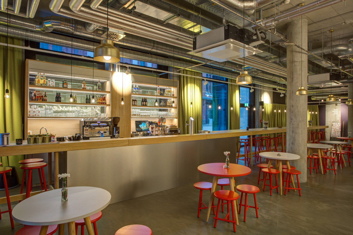 Hotelbar MEININGER Hotel Berlin East Side Gallery