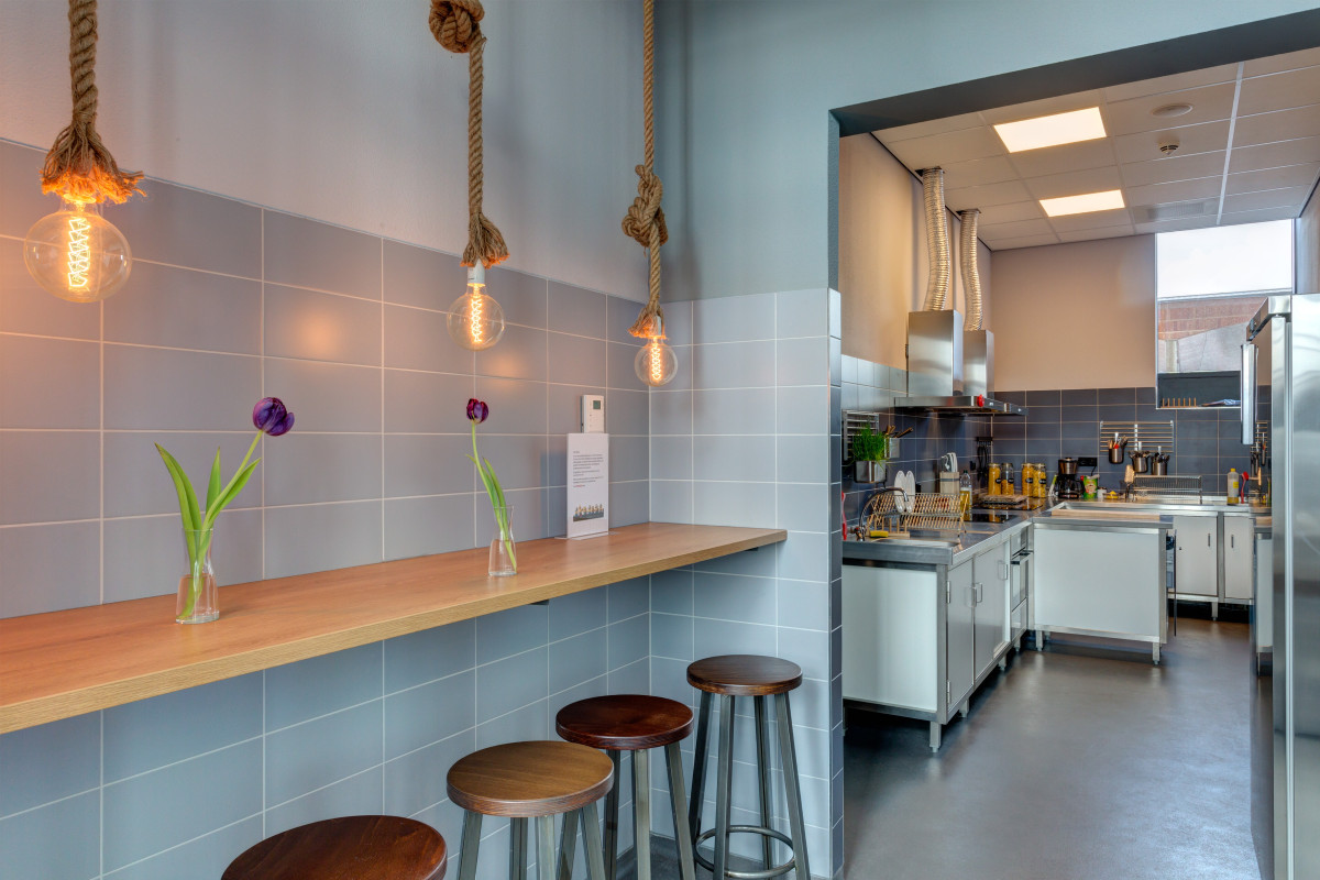 Guest kitchen MEININGER Hotel Amsterdam Amstel