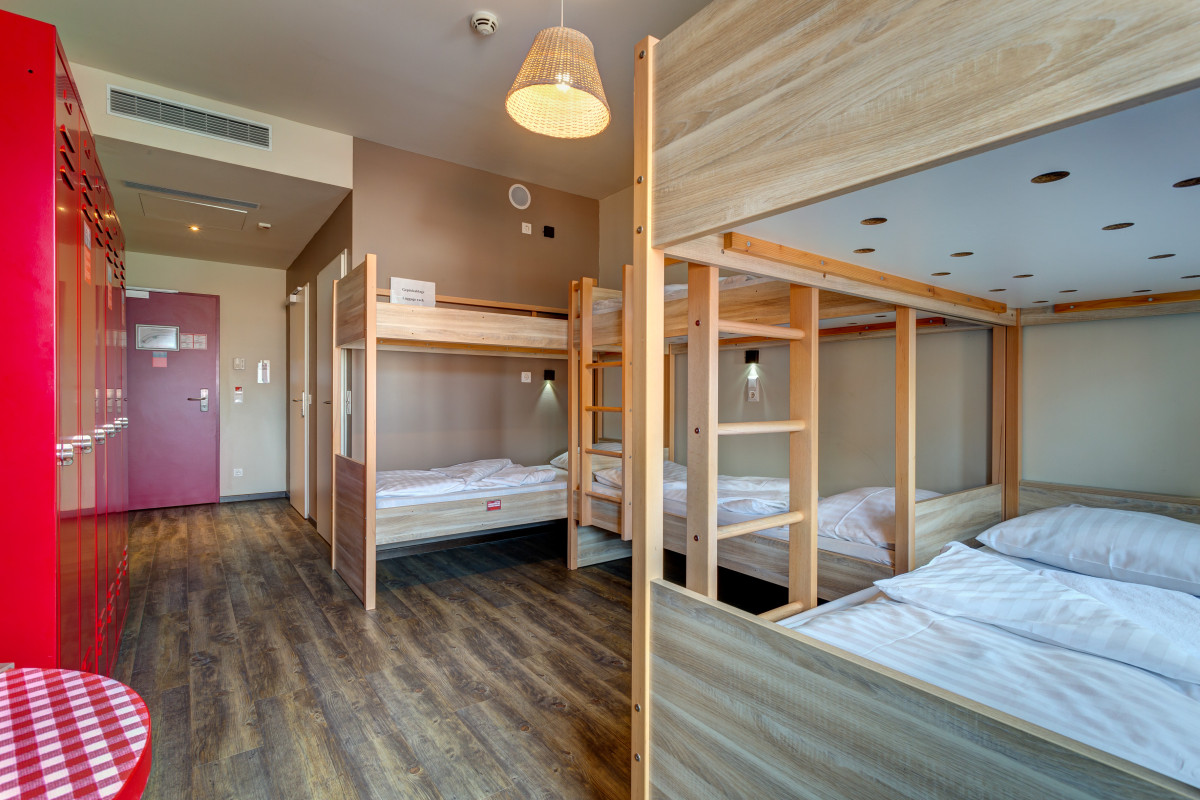 Multi-bed MEININGER Hotel Salzburg City Center