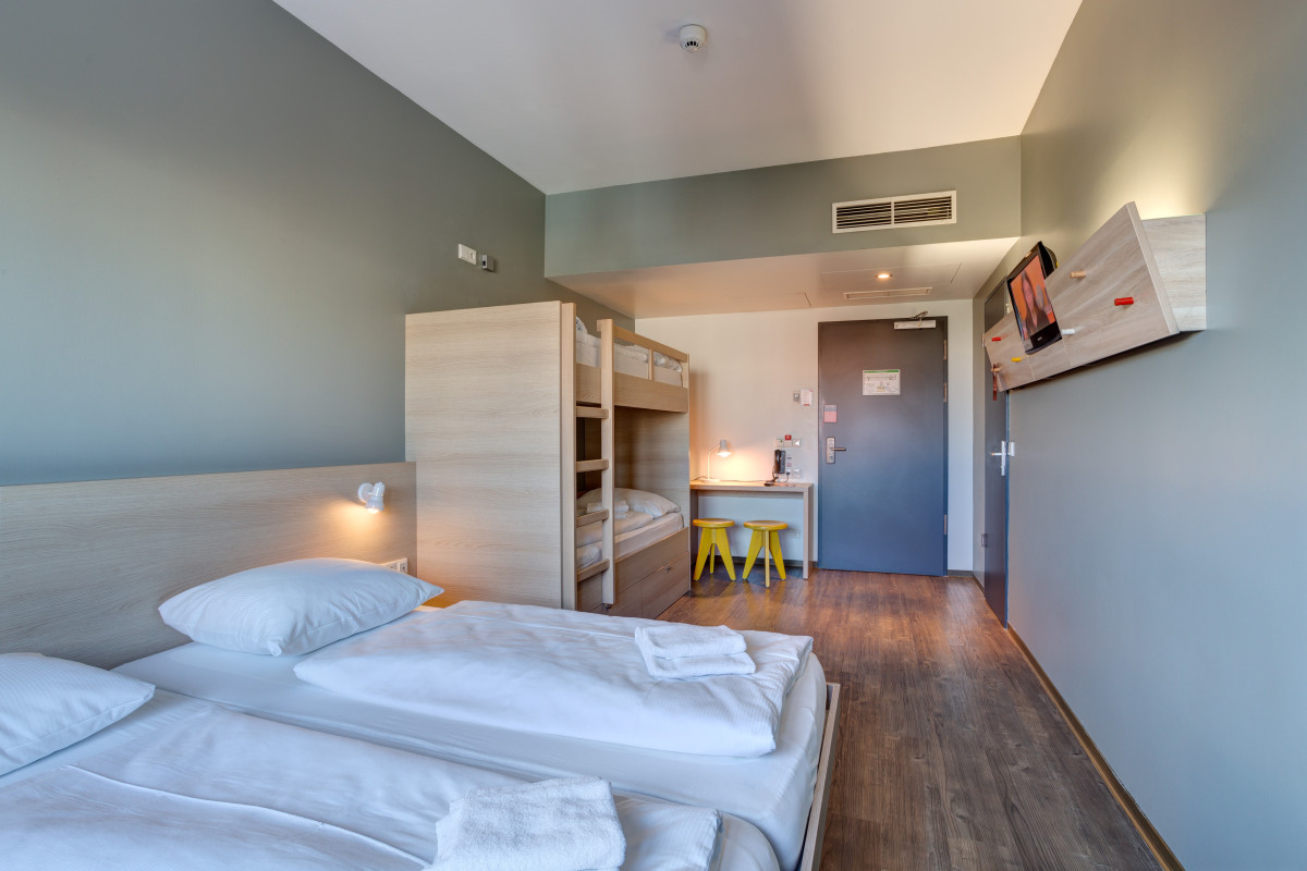 Meininger Hotel Berlin Flughafen Parken www.meininger-hotels.com