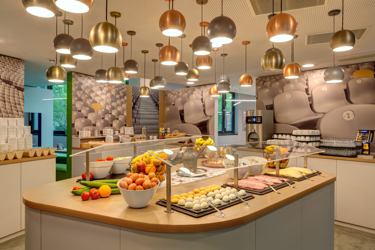 Breakfast room MEININGER Hotel Munich Olympiapark