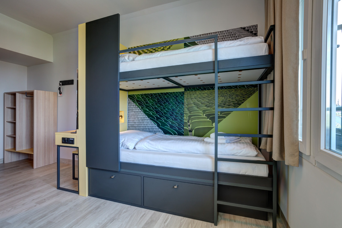 Multi-bed MEININGER Hotel Munich Olympiapark