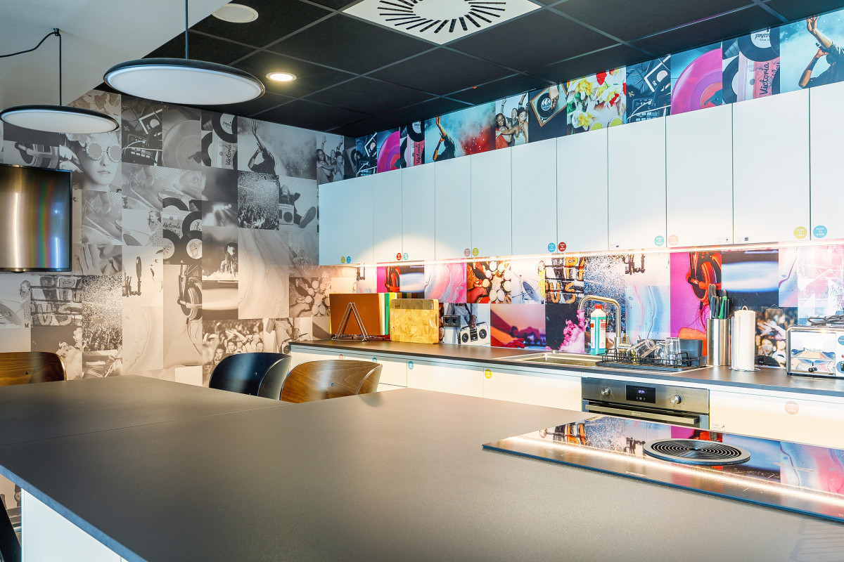 Guest kitchen MEININGER Hotel Dresden Zentrum