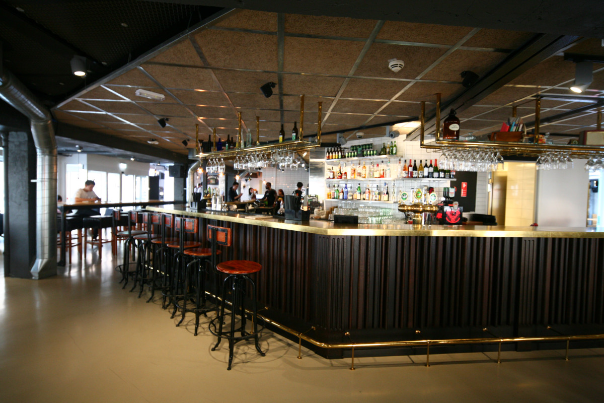 Bar